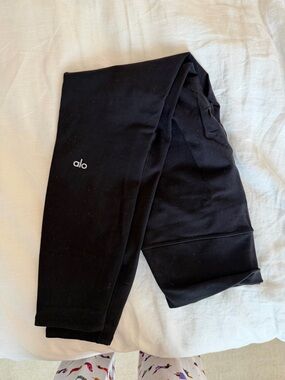 ALO Yoga Black Performance Leggings with Subtle Logo
